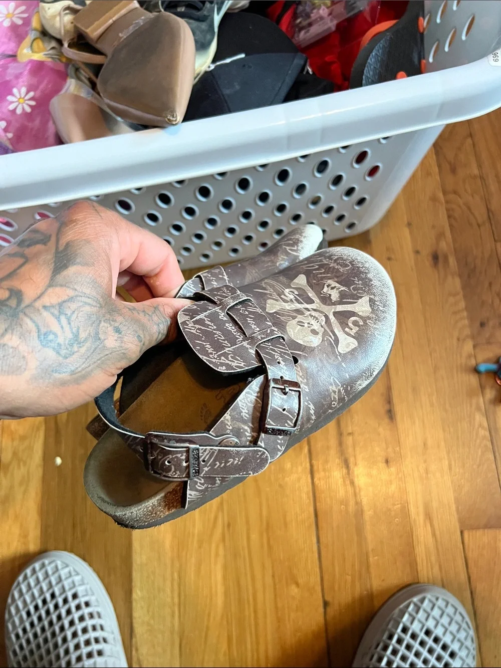 Kids pirate Birkenstock birki’s Brown Slip-On Clog Sandals with Buckle C13